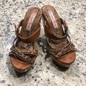 2 Lips too. Like new. Size 7. Snakeskin pattern